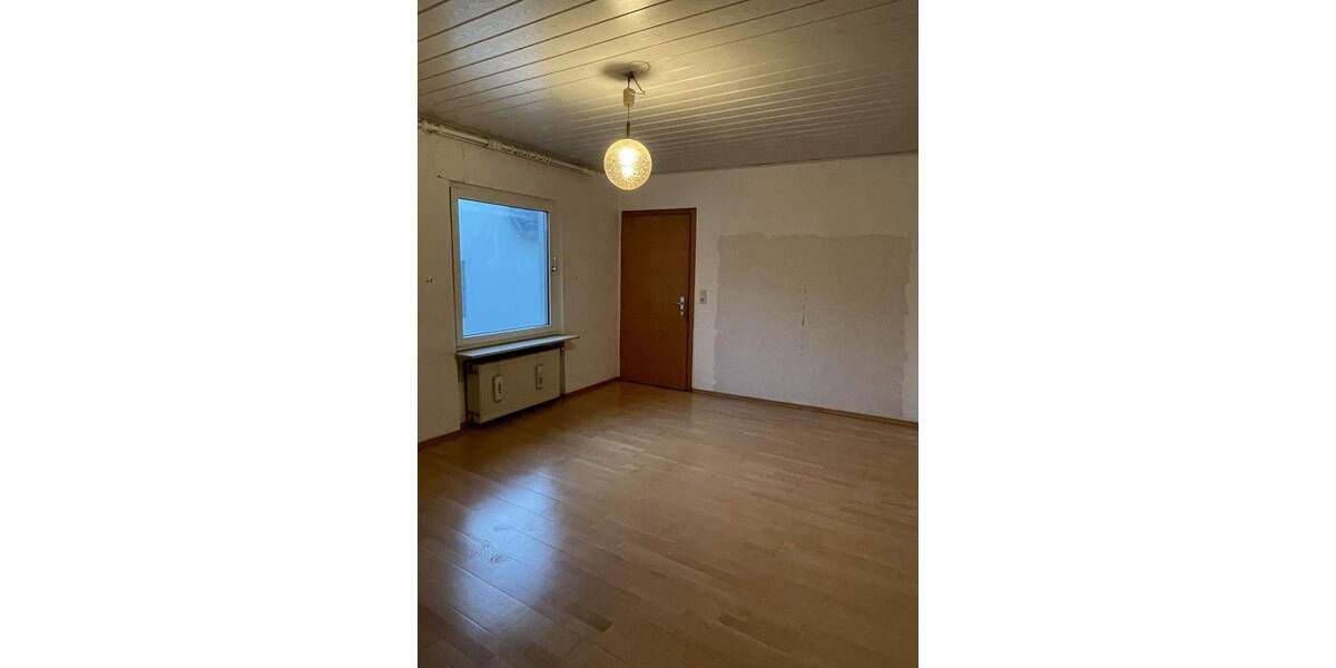 Einfamilienhaus Wetzlar / Dutenhofen Dutenhofen - 6 Zimmer, 120 m&sup2;, 210.000&euro; | Angebot:25777169