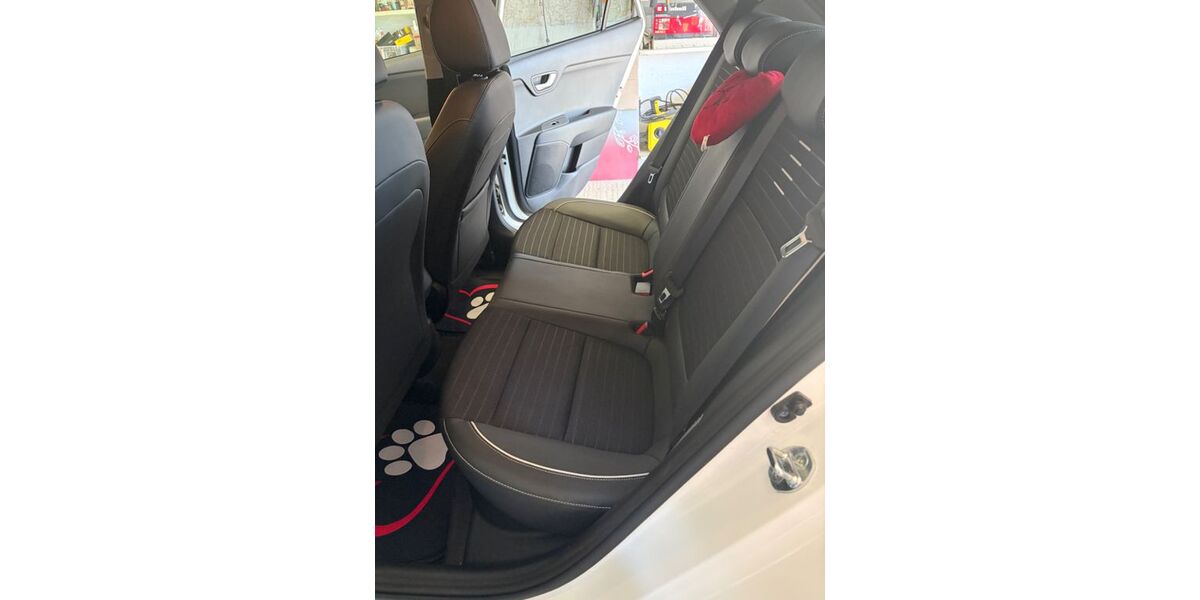 Kia Rio 64.000 km 14.600 &euro; Haiger 35708