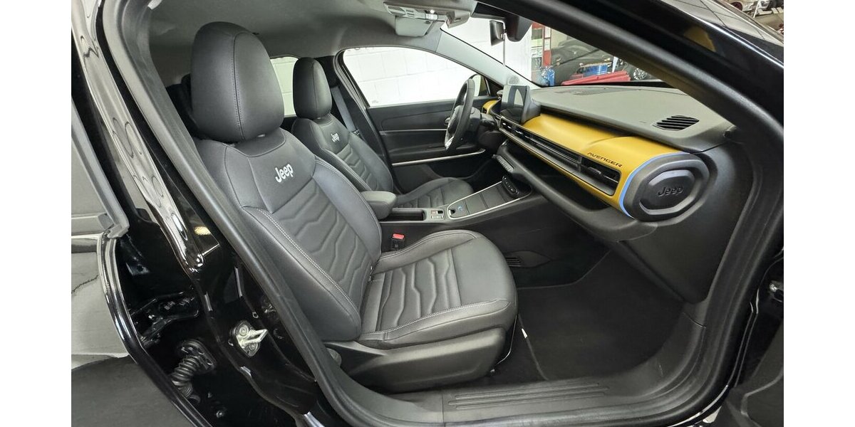 Jeep Avenger 54 KWh Summit 1.Hand Navigation LED 44.000 km 21.890 &euro; Lich 35423