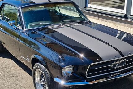 Ford Mustang 63.000 km 33.990 &euro; Breitscheid 35767