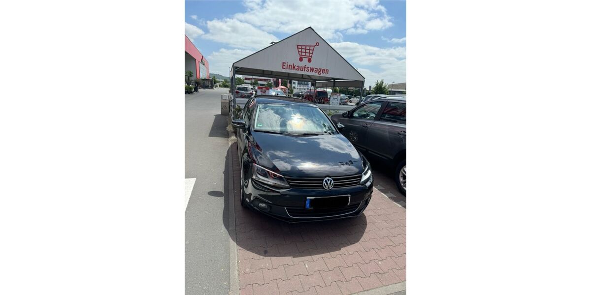 VW Jetta 123.700 km 8.999 &euro; Giessen 35390