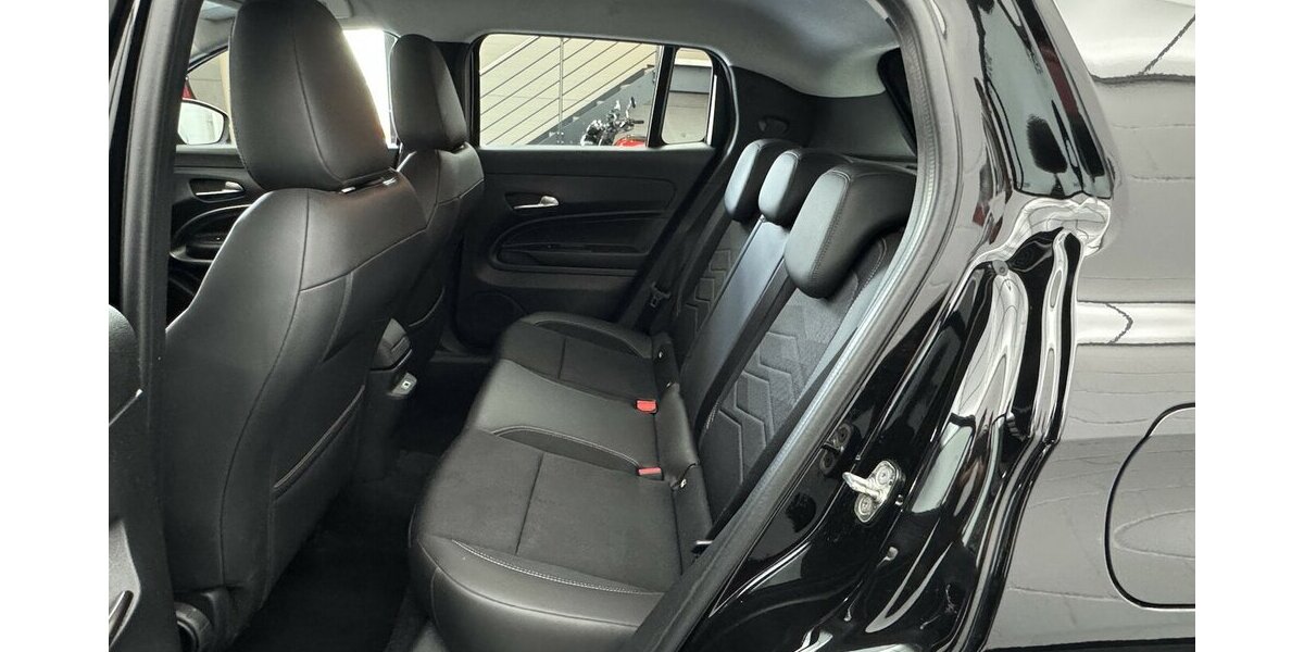 Jeep Avenger 1.2 Altitude Kamera JBL Soundsystem 55.570 km 16.320 &euro; Lich 35423
