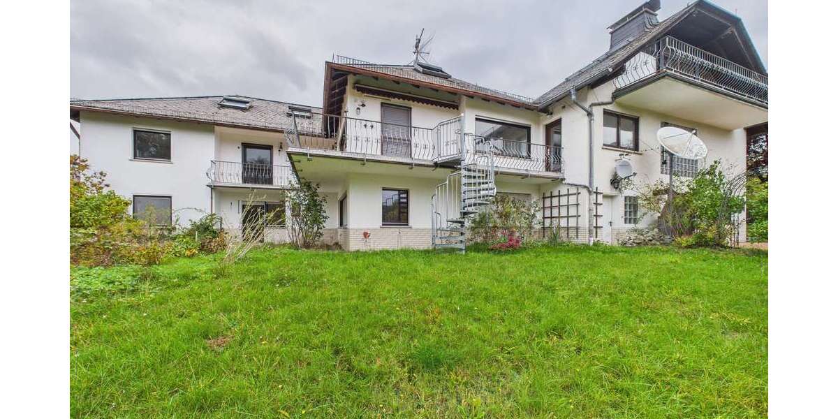 Einfamilienhaus Weilrod - 9 Zimmer, 328 m&sup2;, 649.000&euro; | Angebot:23173572