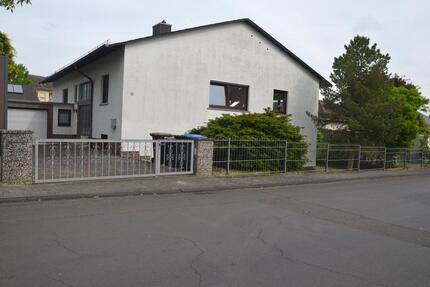 Haus Lahnau - 9 Zimmer, 209 m&sup2;, 490.000&euro; | Angebot:26524079