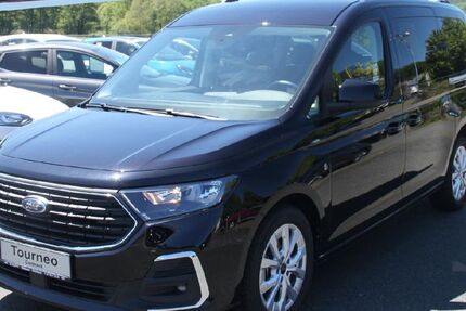 Ford Grand Tourneo 8.700 km 32.990 &euro; Mittenaar 35756