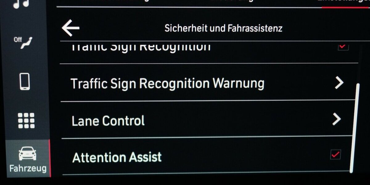 Fiat 500e Action Carplay Android Sitzheizung 38.100 km 12.680 &euro; Lich 35423