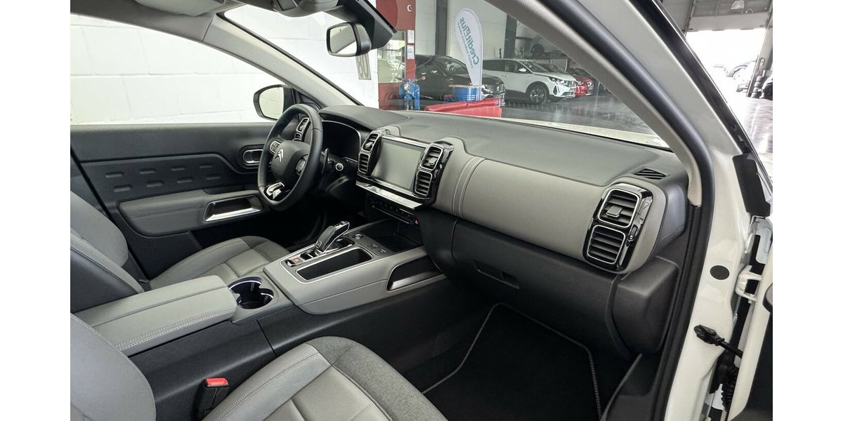 Citroen C5 Aircross 130 EAT 8 Shine Pack Panoramadach 27.120 km 18.760 &euro; Lich 35423