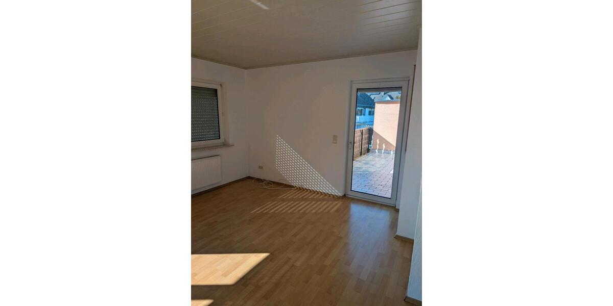 Etagenwohnung Butzbach - 4 Zimmer, 108 m&sup2;, 1.150&euro; | Angebot:25934564