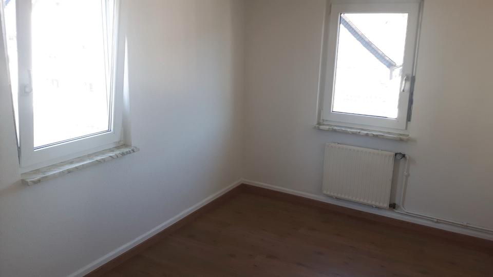 Etagenwohnung Haiger - 5 Zimmer, 104 m&sup2;, 890&euro; | Angebot:25365806