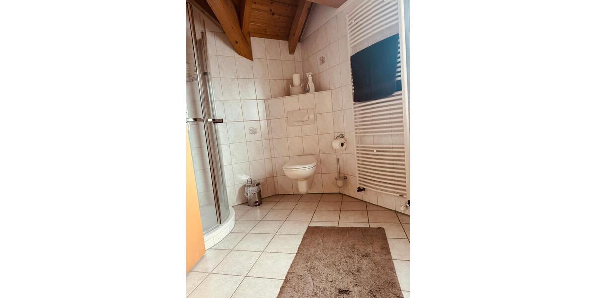 Dachgeschoßwohnung Mittenaar - 3 Zimmer, 120 m&sup2;, 700&euro; | Angebot:26228114