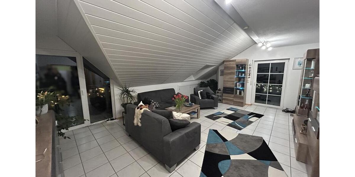 Dachgeschoßwohnung Herborn - 4 Zimmer, 118 m&sup2;, 860&euro; | Angebot:25807434