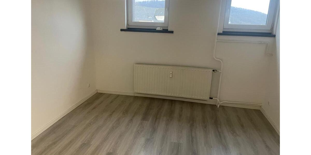 Etagenwohnung Dillenburg - 5 Zimmer, 110 m&sup2;, 795&euro; | Angebot:25975727