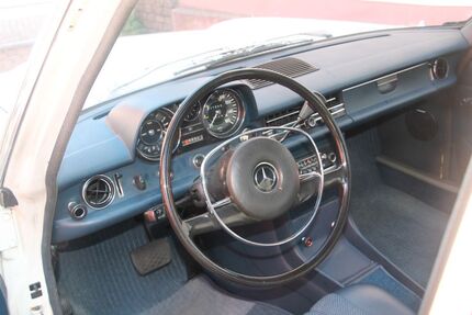 Mercedes-Benz 240 102.200 km 14.900 &euro; Wehrheim 61273