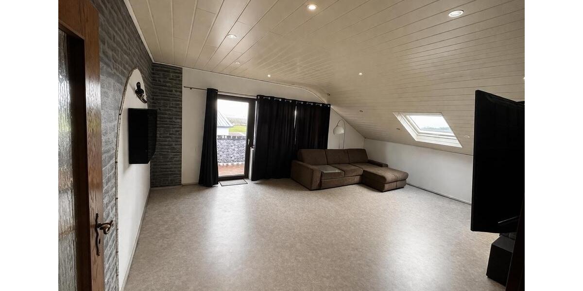 Dachgeschoßwohnung Buseck - 2 Zimmer, 85 m&sup2;, 850&euro; | Angebot:26021228