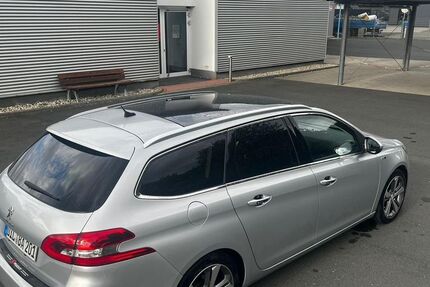 Peugeot 308 152.000 km 5.900 &euro; Dillenburg 35683
