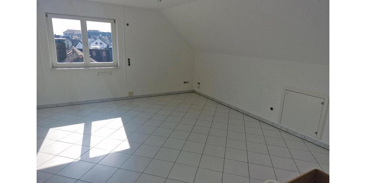 Dachgeschoßwohnung Wölfersheim - 1 Zimmer, 65 m&sup2;, 700&euro; | Angebot:25475951
