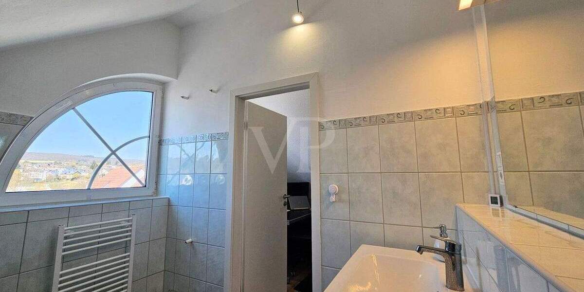 Etagenwohnung Usingen - 4 Zimmer, 93 m&sup2;, 299.000&euro; | Angebot:25695534