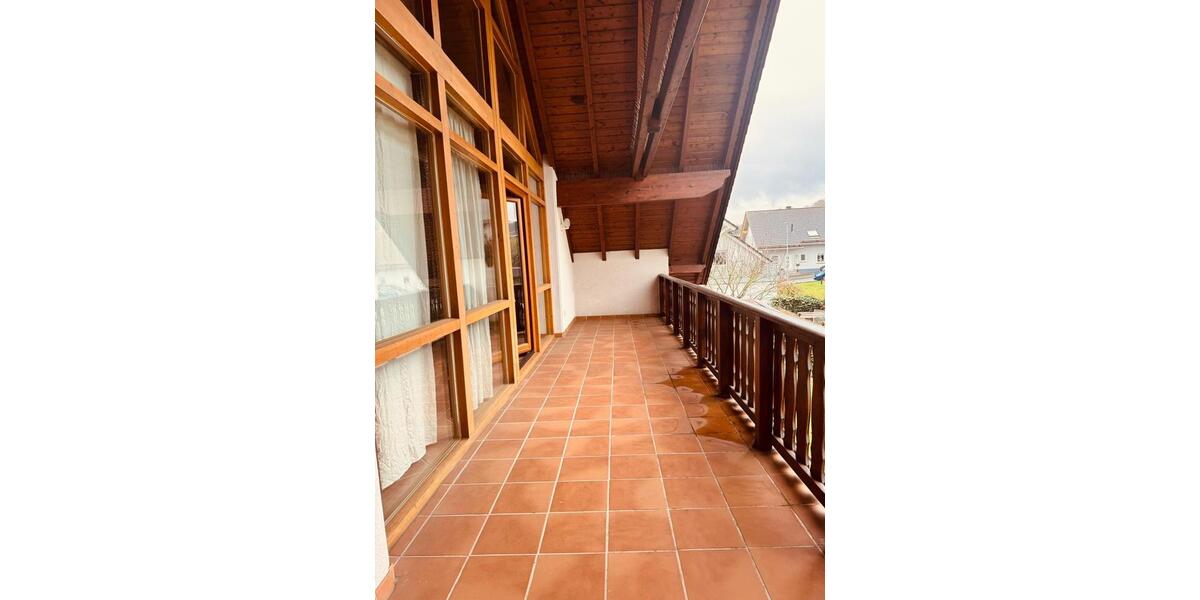 Dachgeschoßwohnung Mittenaar - 3 Zimmer, 120 m&sup2;, 700&euro; | Angebot:26228114