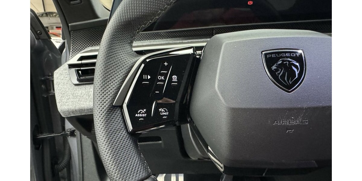 Peugeot 3008 GT 145 Mild Hybrid Full LED 360° AGR Sitze 28.710 km 25.690 &euro; Lich 35423