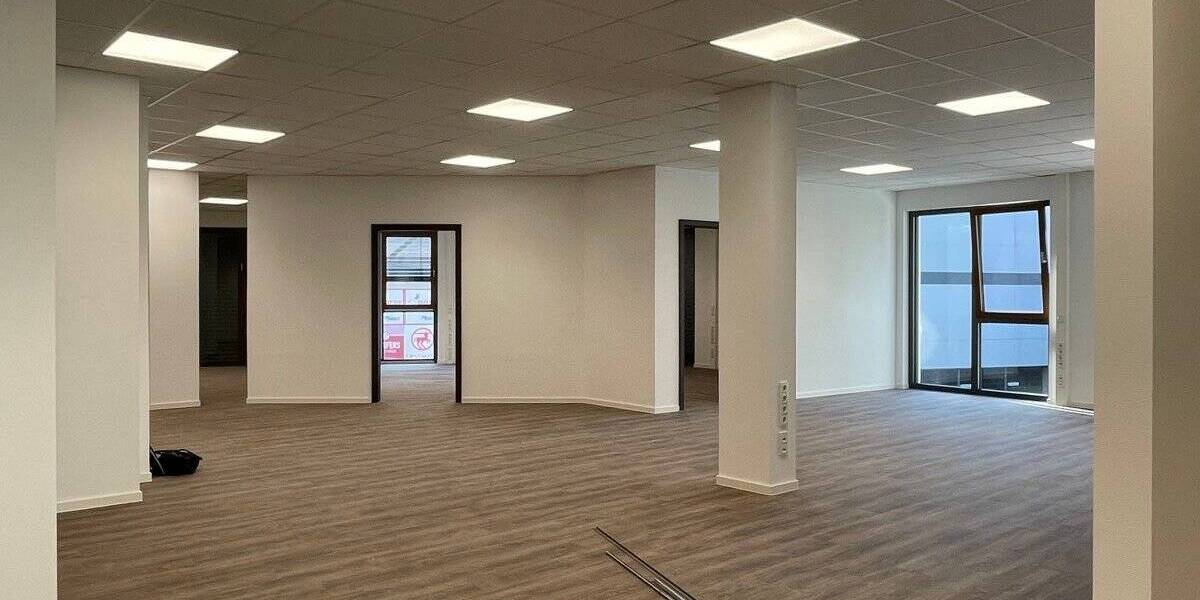 Gewerbeobjekt Herborn - 3 Zimmer, 238 m&sup2;, 2.860&euro; | Angebot:25674831