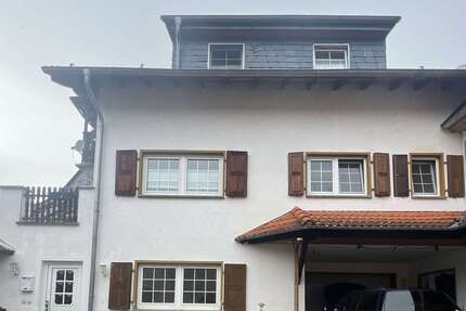 Haus Grävenwiesbach - 10 Zimmer, 325 m&sup2;, 349.000&euro; | Angebot:25372347