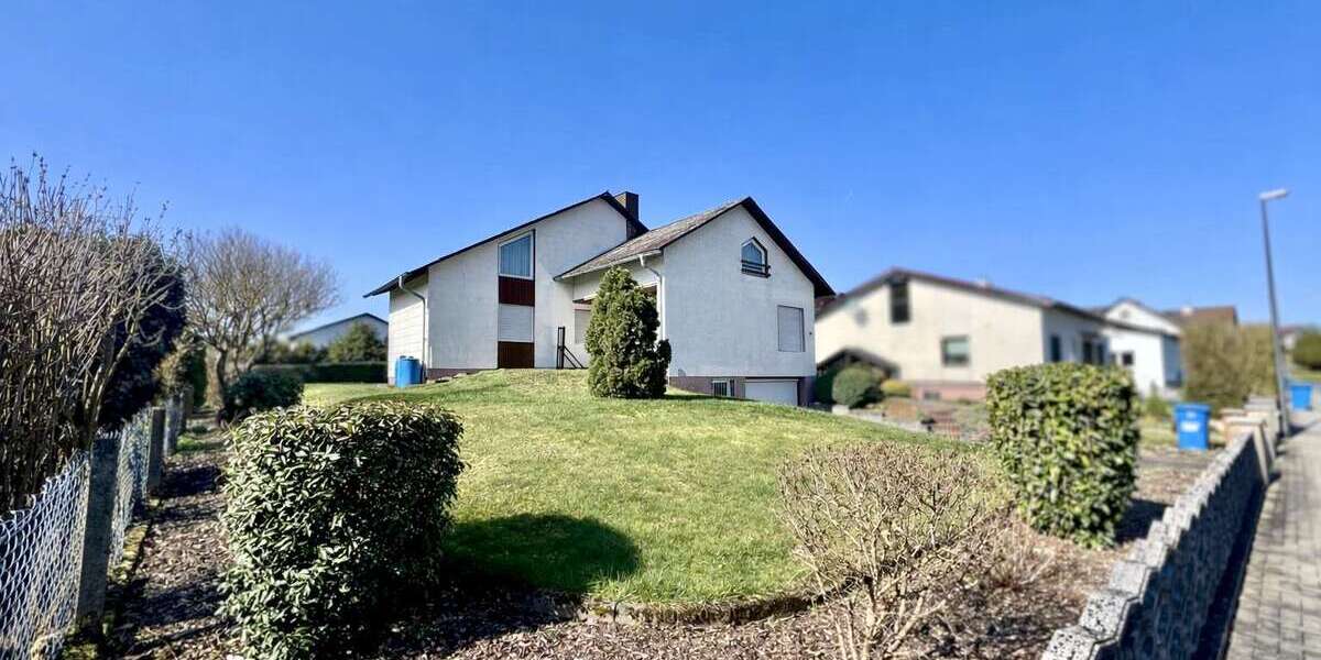 Einfamilienhaus Löhnberg - 8 Zimmer, 216 m&sup2;, 395.000&euro; | Angebot:25901379