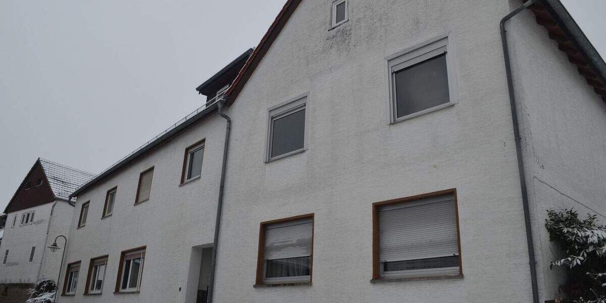 Zimmer Grävenwiesbach Mönstadt - 4 Zimmer, 96 m&sup2;, 880&euro; | Angebot:25800222