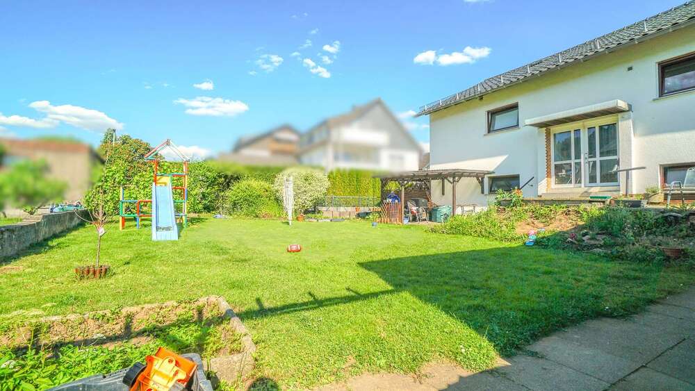 Einfamilienhaus mit ELW in Herborn OT mit Garten, Terrasse und Garage - Einfamilienhaus Herborn | Angebot:27332775