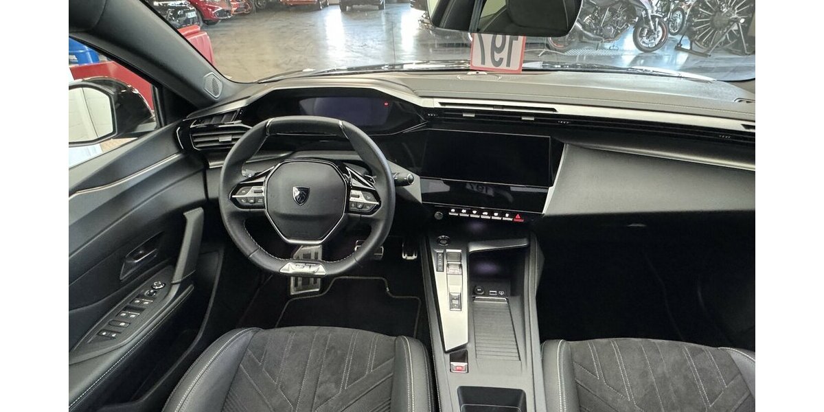 Peugeot 408 GT 130 PureTech EAT8 1.Hand 360° Kamera 21.400 km 24.250 &euro; Lich 35423