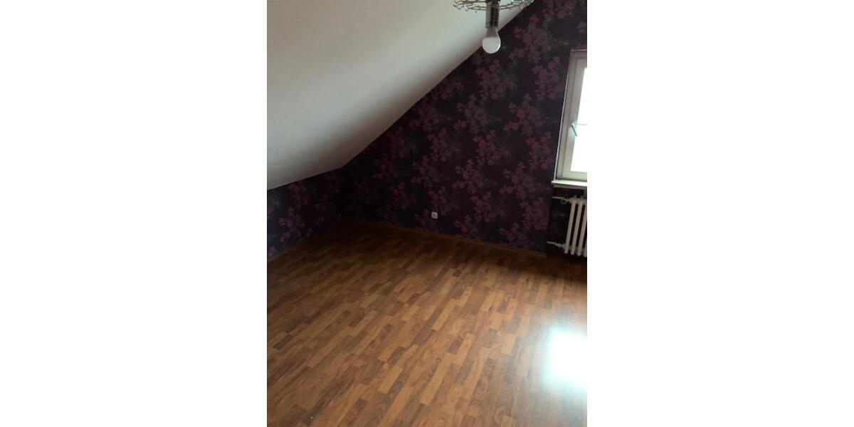 Dachgeschoßwohnung Braunfels - 4 Zimmer, 110 m&sup2;, 850&euro; | Angebot:25918770