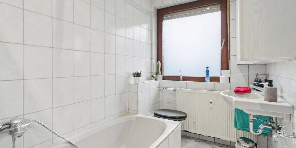 Mehrfamilienhaus, Wohnhaus Lich Bettenhausen - 6 Zimmer, 151 m&sup2;, 195.000&euro; | Angebot:26029083