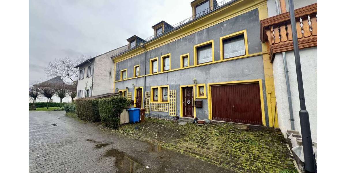 Einfamilienhaus Löhnberg - 10 Zimmer, 215 m&sup2;, 99.000&euro; | Angebot:25392283
