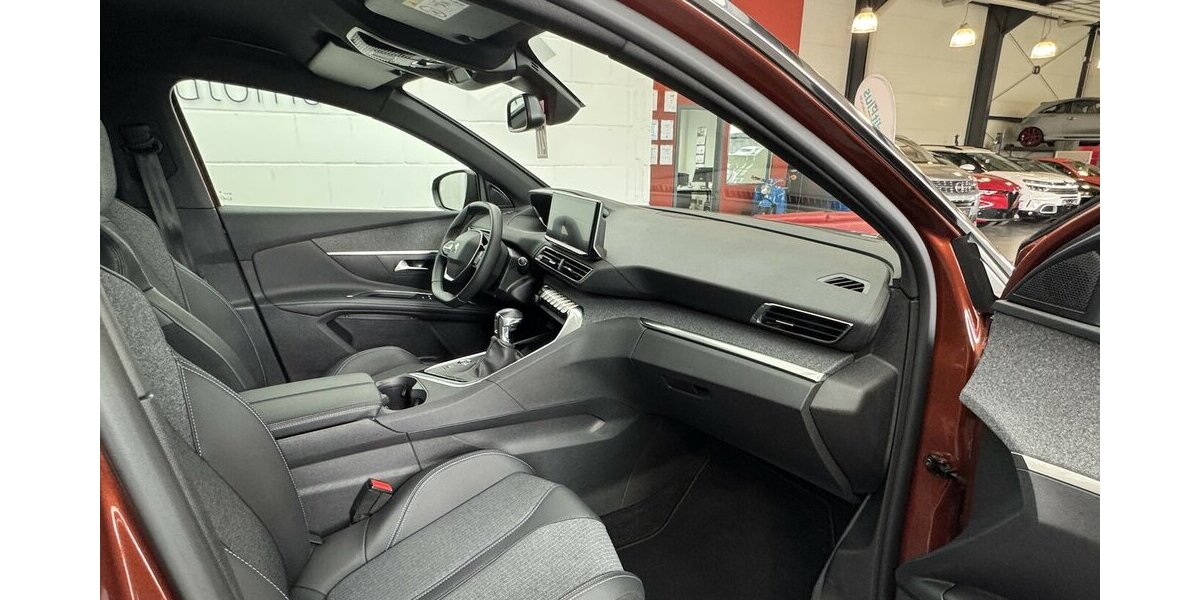 Peugeot 5008 Puretech 130 Allure CarPlay Cam 17.210 km 21.470 &euro; Lich 35423