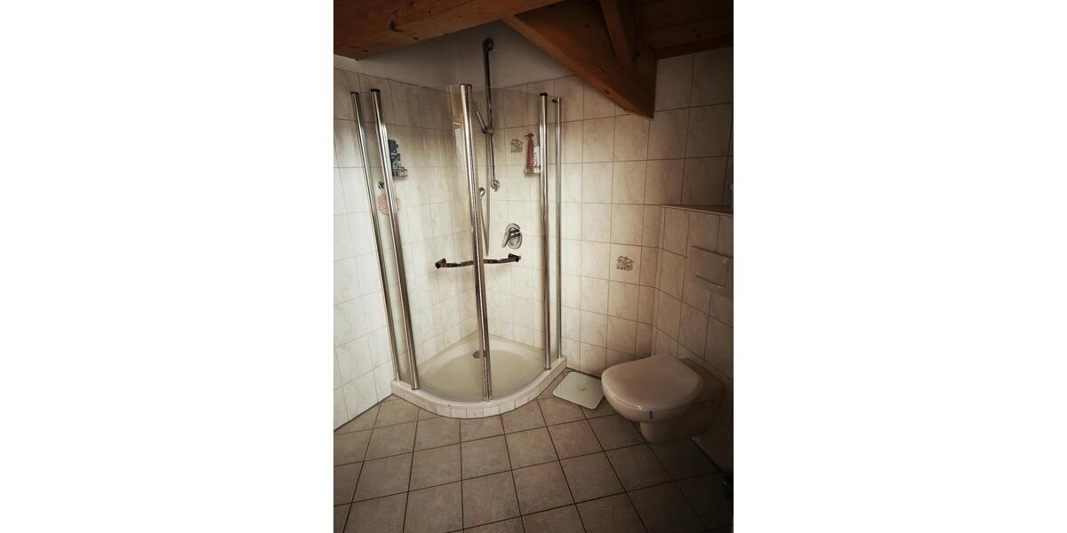 Dachgeschoßwohnung Mittenaar - 3 Zimmer, 120 m&sup2;, 700&euro; | Angebot:26228114