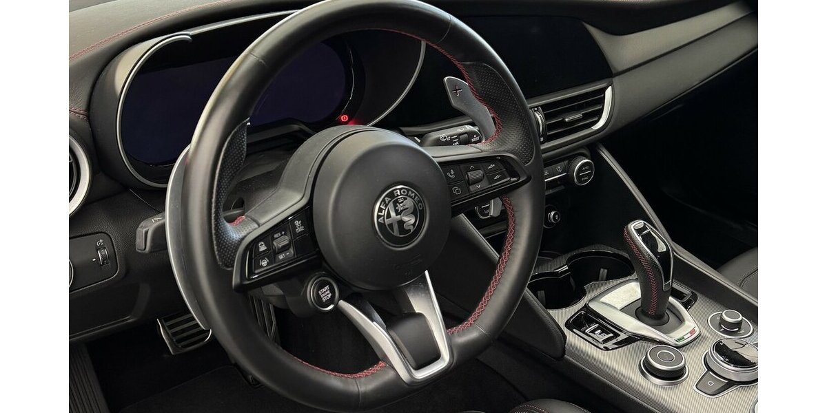 Alfa Romeo Giulia 2.0 Competizione Q4 Turbo CarPlay Kamera 9.970 km 38.920 &euro; Lich 35423