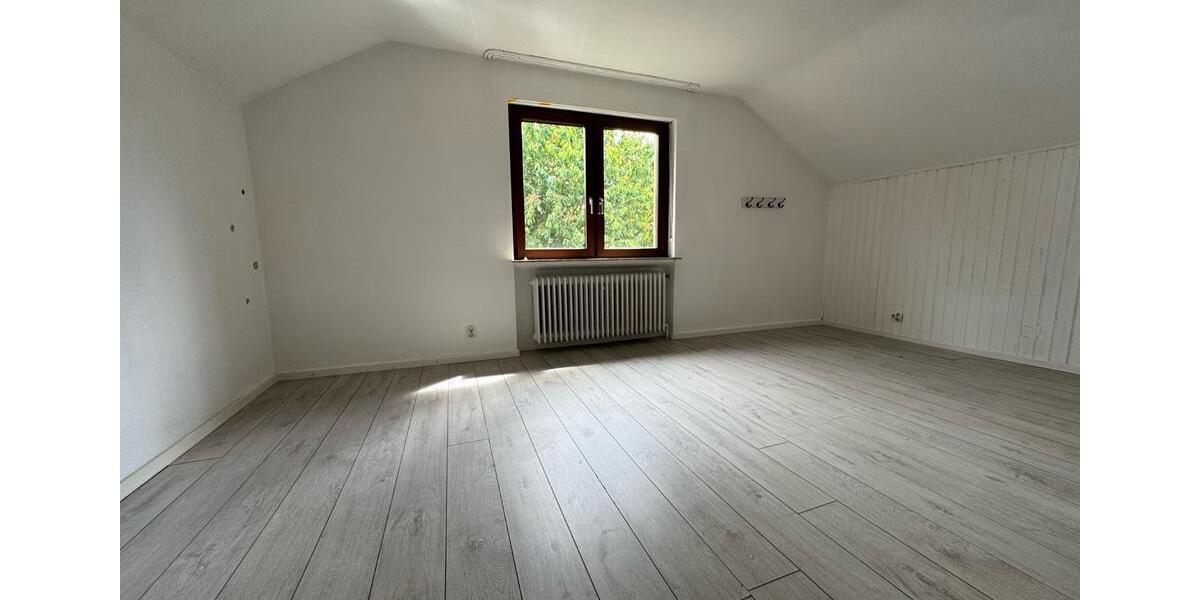 Einfamilienhaus Braunfels - 7 Zimmer, 220 m&sup2;, 398.000&euro; | Angebot:26857793