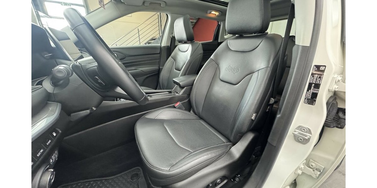 Jeep Compass S Plug-IN Hybrid 4WD 1.Hand Panoramadach 36.500 km 26.290 &euro; Lich 35423