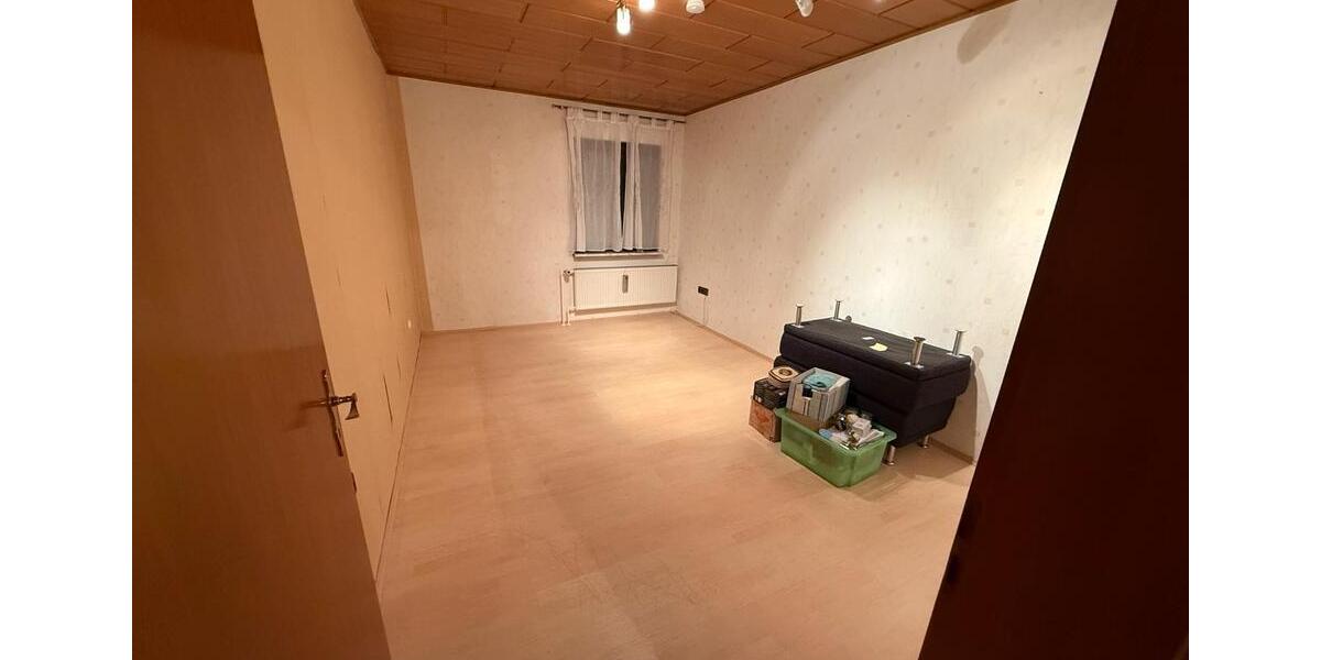 Einfamilienhaus Aßlar - 3 Zimmer, 140 m&sup2;, 1.300&euro; | Angebot:25810665
