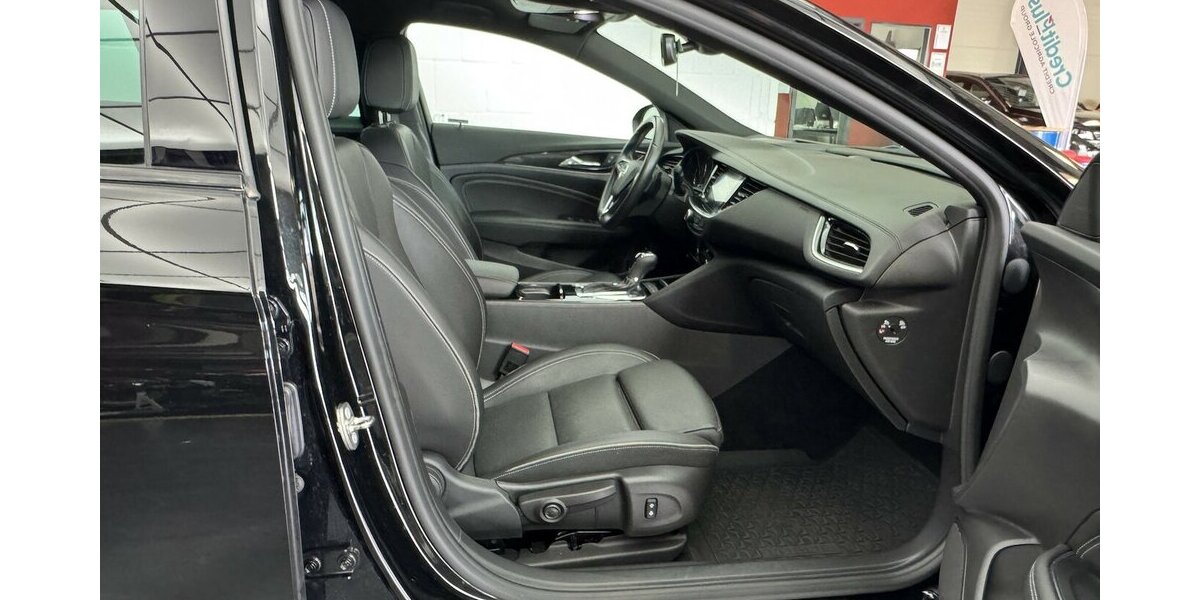 Opel Insignia Exclusive 4x4 FULL LEDER CarPlay Bose 118.400 km 11.900 &euro; Lich 35423