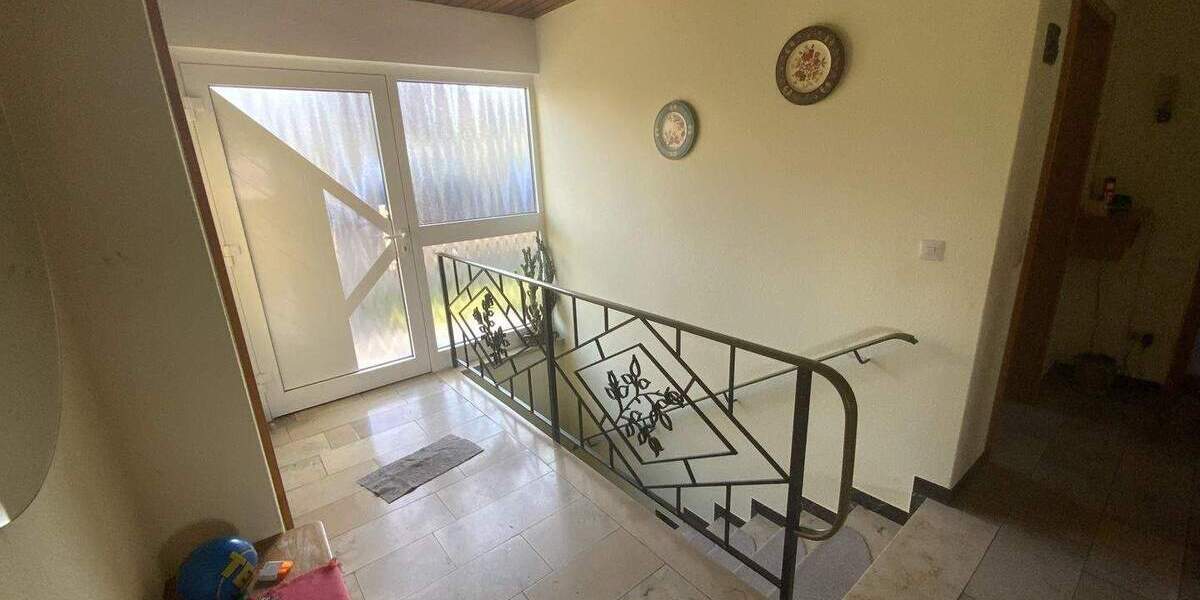 Einfamilienhaus Waldsolms Kraftsolms - 5 Zimmer, 190 m&sup2;, 229.000&euro; | Angebot:25835053