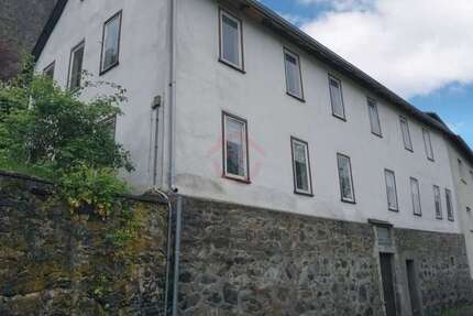 Haus Dillenburg - 6.5 Zimmer, 227 m&sup2;, 159.000&euro; | Angebot:26489028