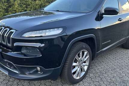 Jeep Cherokee 196.000 km 10.790 &euro; Lollar (bei Gießen) 35457