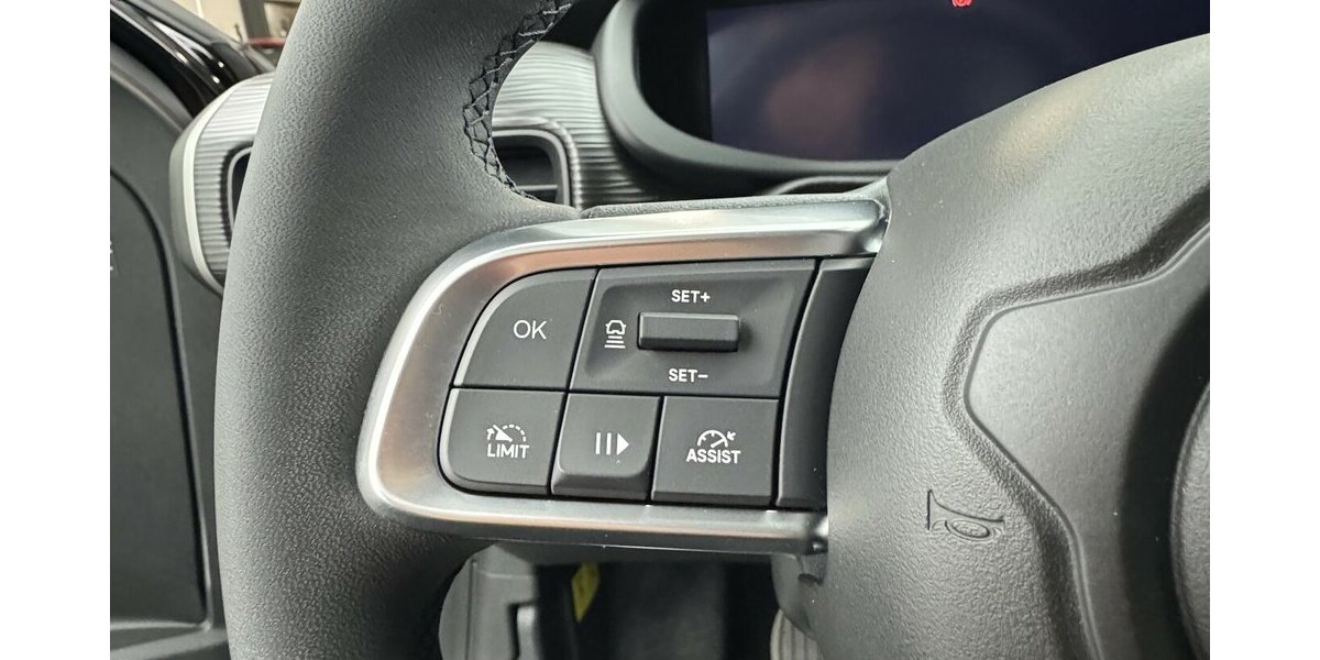 Jeep Avenger 1.2 Altitude Kamera JBL Soundsystem 27.213 km 17.740 &euro; Lich 35423