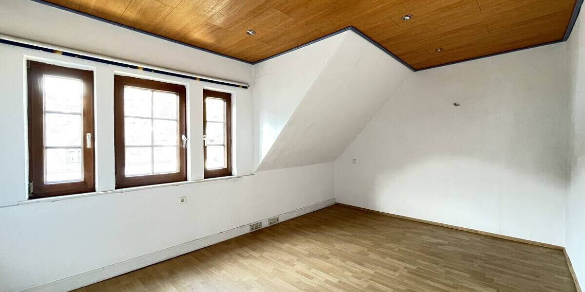 Reihenmittelhaus Breitscheid Erdbach - 1 Zimmer, 295 m&sup2;, 259.000&euro; | Angebot:26187467