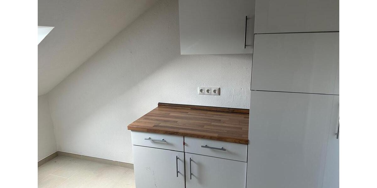 Dachgeschoßwohnung Gießen Allendorf - 3.5 Zimmer, 78 m&sup2;, 800&euro; | Angebot:25994576