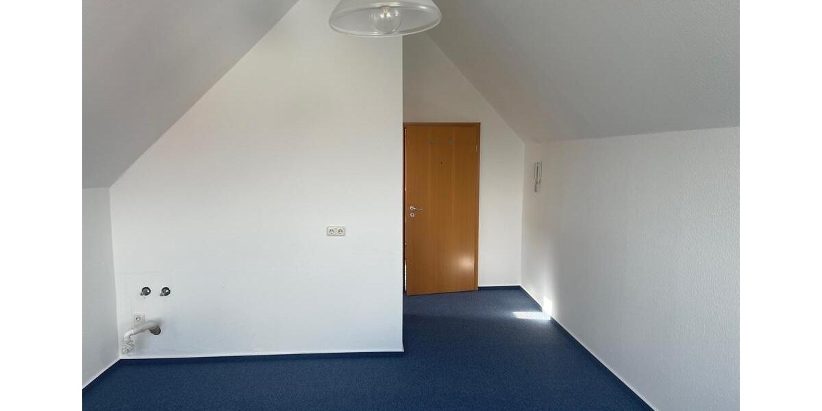 Dachgeschoßwohnung Pohlheim - 1 Zimmer, 35 m&sup2;, 300&euro; | Angebot:25767030