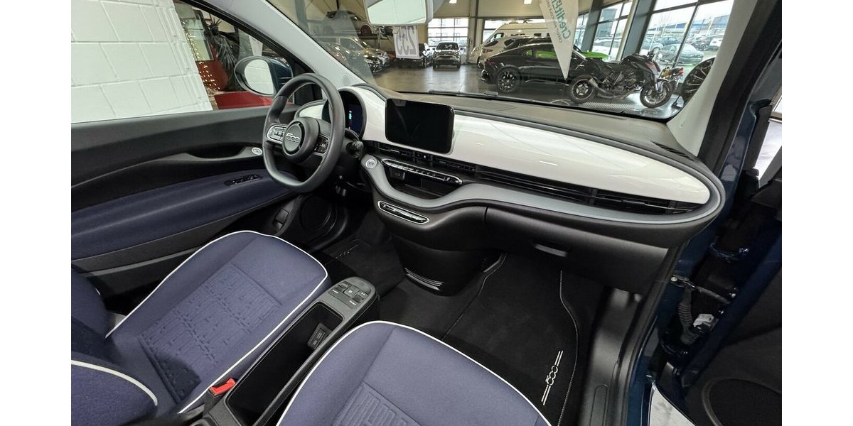 Fiat 500e Action Carplay Android Automatik 1.Hand 25.950 km 13.440 &euro; Lich 35423