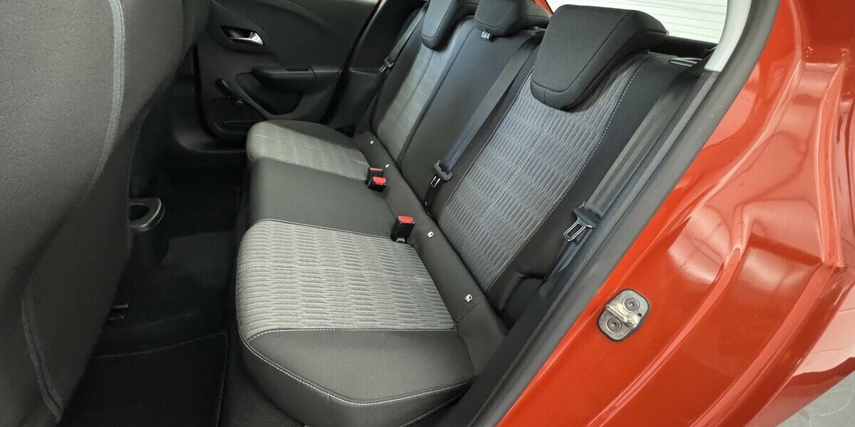 Opel Corsa e Edition 1.Hand 50 kWh Carplay Tempomat 13.400 km 14.620 &euro; Lich 35423