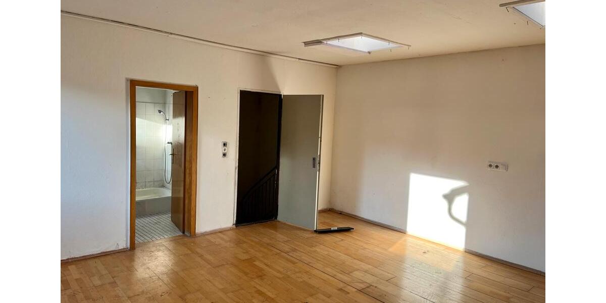 Mehrfamilienhaus, Wohnhaus Solms - 10 Zimmer, 360 m&sup2;, 129.500&euro; | Angebot:21031860