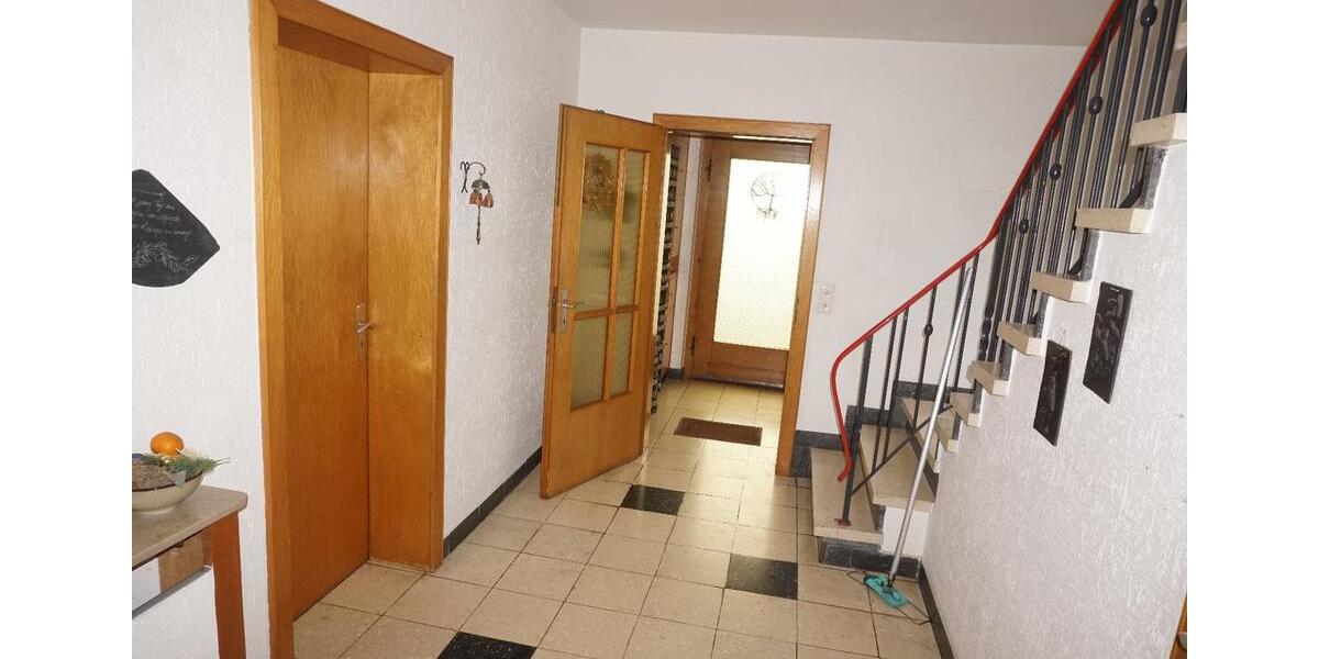 Einfamilienhaus Heuchelheim a. d. Lahn - 2 Zimmer, 118 m&sup2;, 395.000&euro; | Angebot:26264103